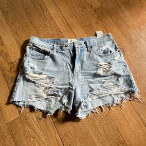 Abercrombie & Fitch Mid Rise Boyfriend Short